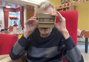 Back in Time: Reminiscence Memory Box Sessions