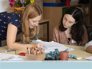 Art Masterclass: Illustrations & Acrylics with Artist Jessica Hartshorn 